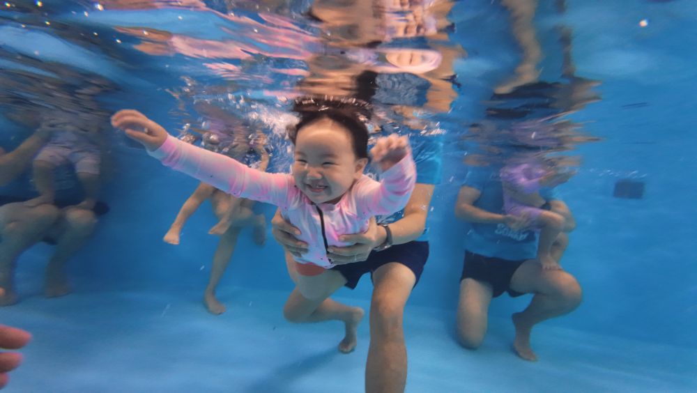 baby safe swim class