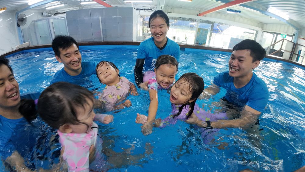 happy swim class
